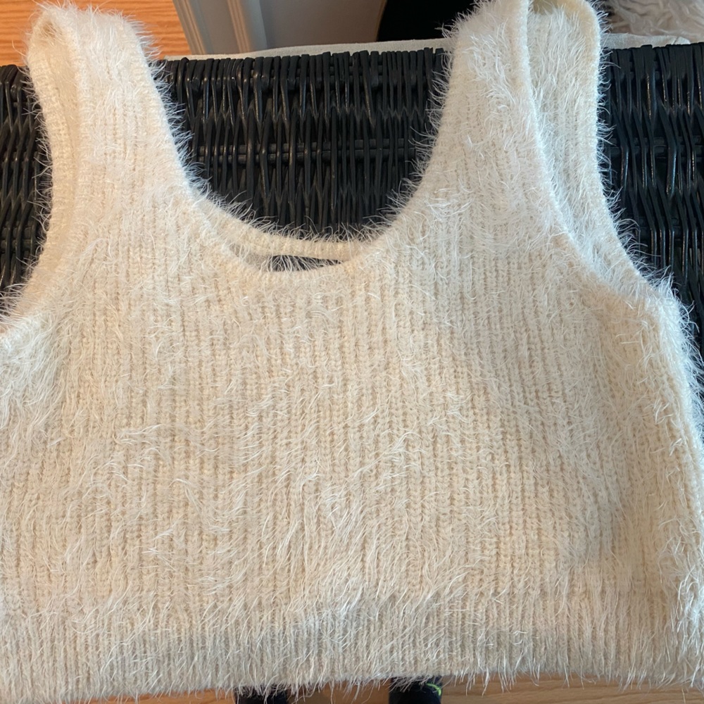 Like new Knitt, fuzzy crop sleeveless sweater cream colored
